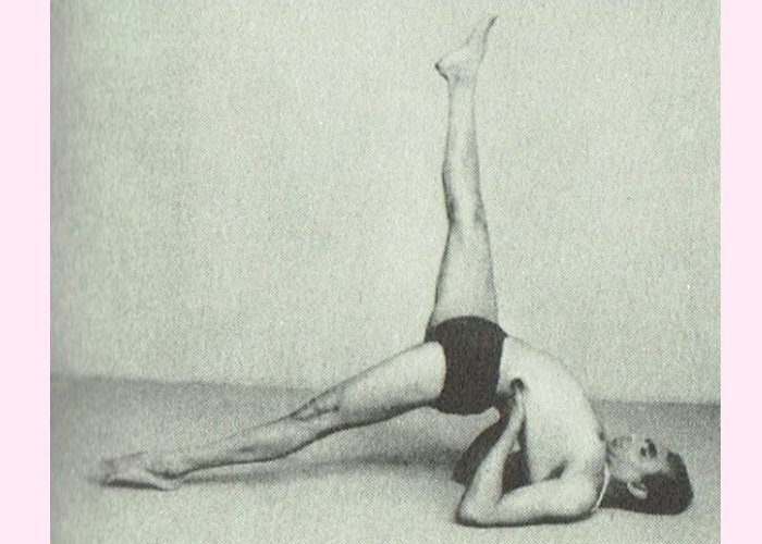 Eka Pada Setu Bandha Sarvangasana-B.K.S. Iyengar